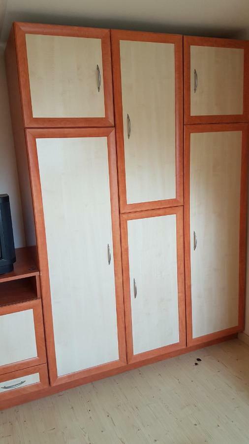 Csalad-Barat Apartman Balatonlelle Exterior foto